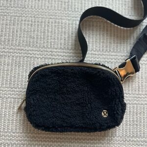 Lululemon Everywhere Belt Bag